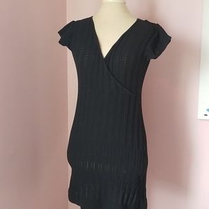 Black v neck dress